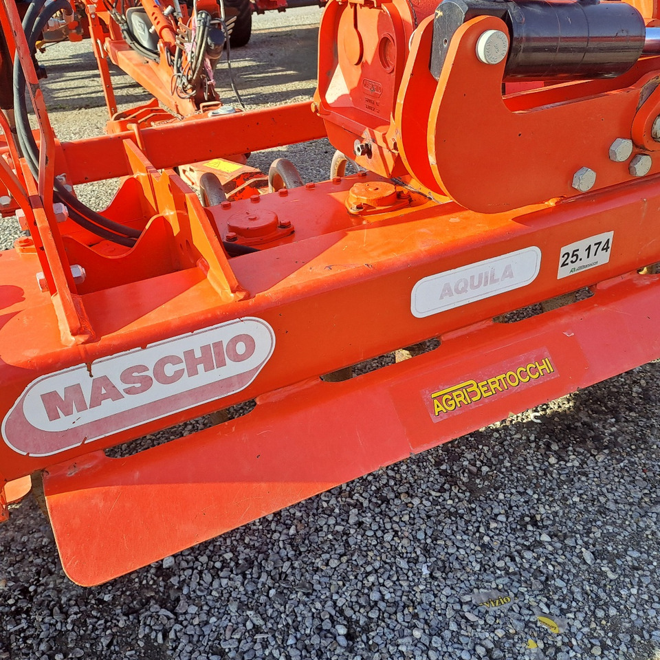 ERPICE ROTANTE PIEGHEVOLE MASCHIO AQUILA RAP 7000 - Freze bujqësore: foto 5 ERPICE ROTANTE PIEGHEVOLE MASCHIO AQUILA RAP 7000 - Freze bujqësore: foto 5