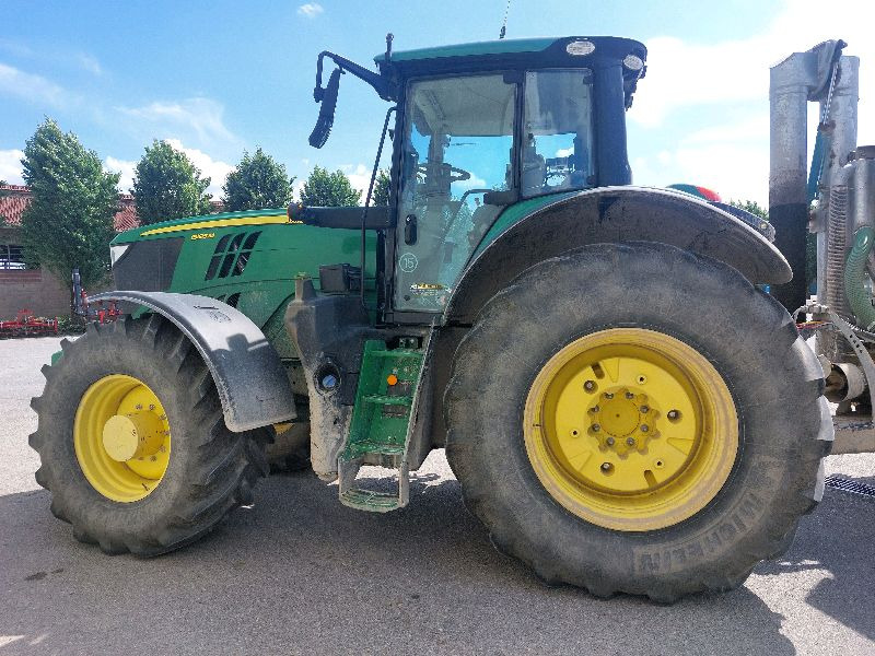 JOHN DEERE 6215R - Traktor: foto 1 JOHN DEERE 6215R - Traktor: foto 1