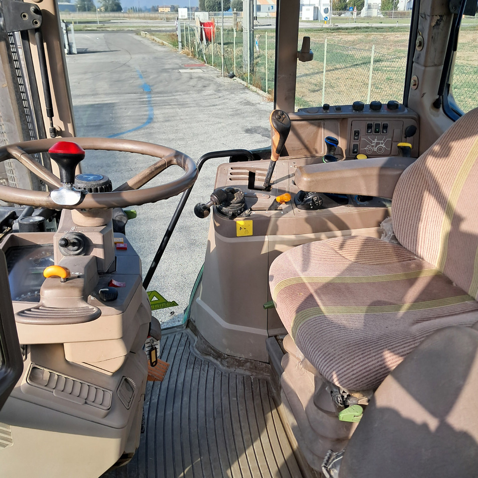 Traktor JOHN DEERE 6230: foto 9