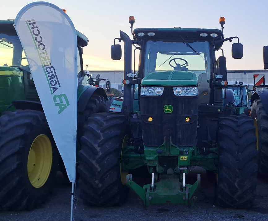 JOHN DEERE 7230R - Traktor: foto 2 JOHN DEERE 7230R - Traktor: foto 2