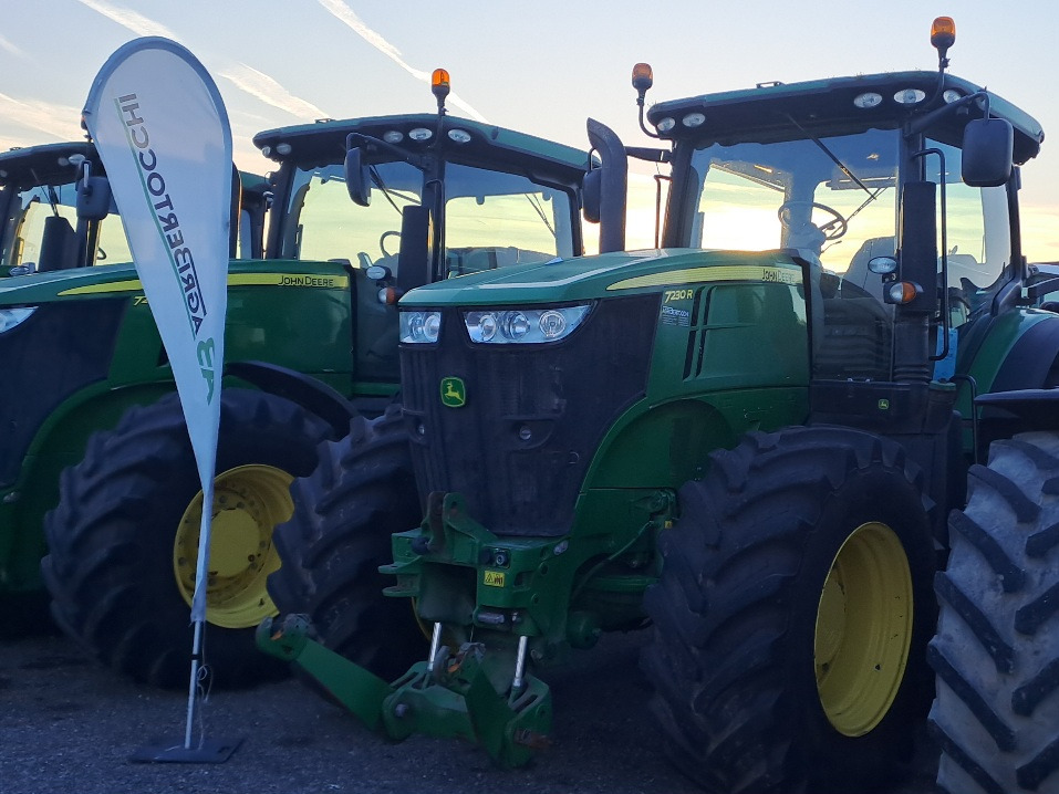 JOHN DEERE 7230R - Traktor: foto 1 JOHN DEERE 7230R - Traktor: foto 1