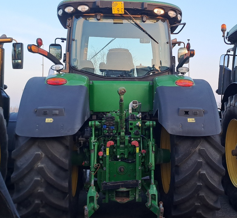 JOHN DEERE 7230R - Traktor: foto 4 JOHN DEERE 7230R - Traktor: foto 4
