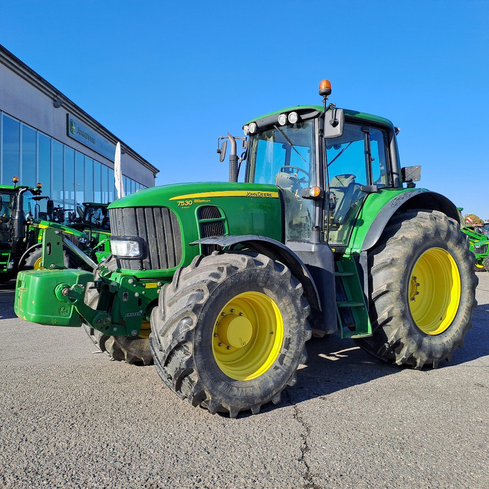 JOHN DEERE 7530 PREMIUM - Traktor: foto 1 JOHN DEERE 7530 PREMIUM - Traktor: foto 1
