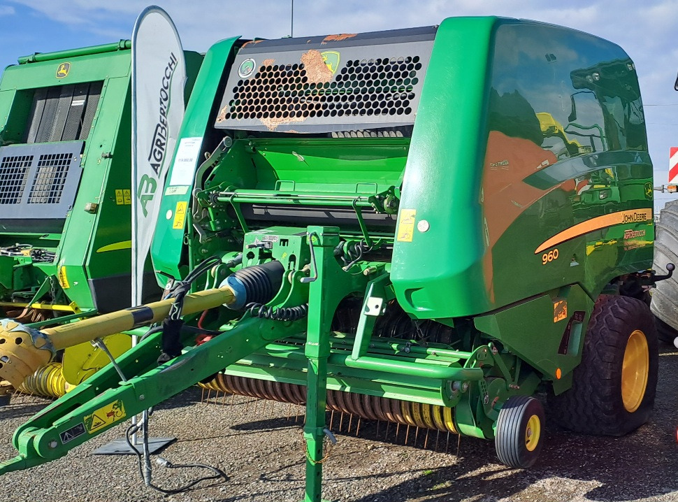 JOHN DEERE 960 - Dengmbledhëse e rrumbullakët: foto 3 JOHN DEERE 960 - Dengmbledhëse e rrumbullakët: foto 3
