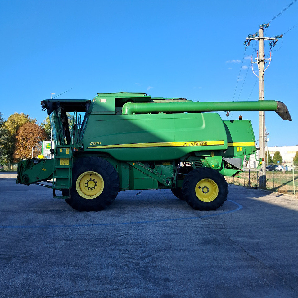 JOHN DEERE C670 - Autokombajnë: foto 3 JOHN DEERE C670 - Autokombajnë: foto 3