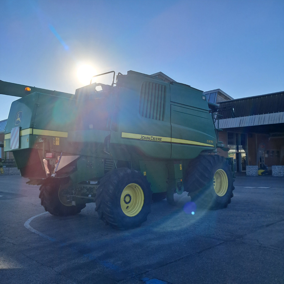 JOHN DEERE C670 - Autokombajnë: foto 5 JOHN DEERE C670 - Autokombajnë: foto 5