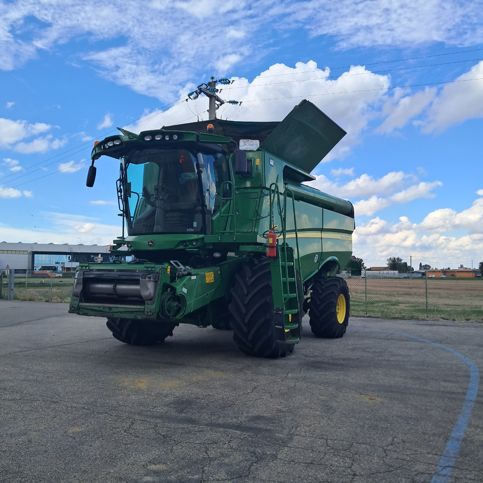 MIETITREBBIA JOHN DEERE S660 - Autokombajnë: foto 1 MIETITREBBIA JOHN DEERE S660 - Autokombajnë: foto 1