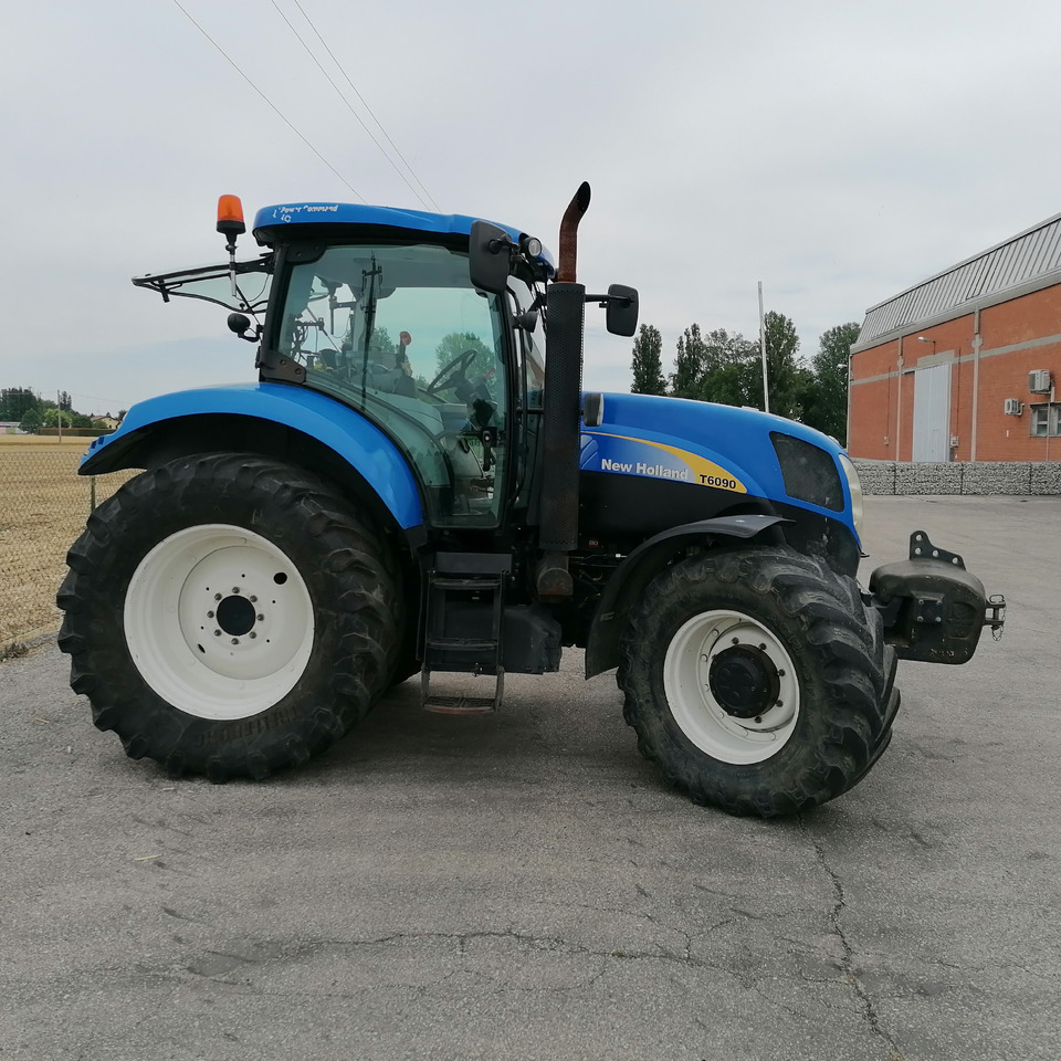 NEW HOLLAND 6090 - Traktor: foto 3 NEW HOLLAND 6090 - Traktor: foto 3