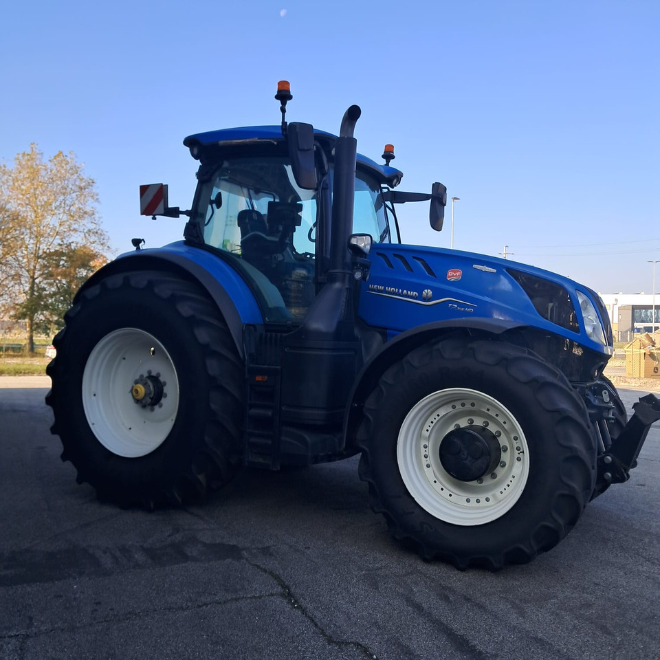 NEW HOLLAND T7 HD - Traktor: foto 1 NEW HOLLAND T7 HD - Traktor: foto 1