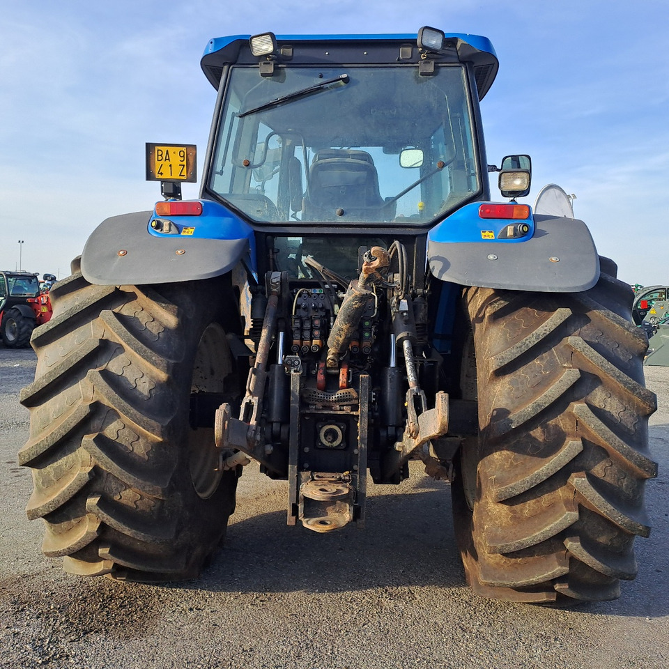 NEW HOLLAND TM 190 - Traktor: foto 1 NEW HOLLAND TM 190 - Traktor: foto 1