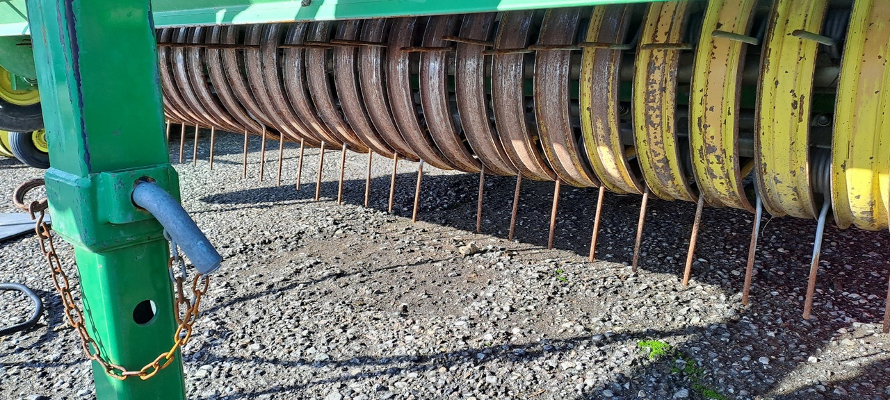 ROTOPRESSA JOHN DEERE 960 - ASTA AGRIBERTOCCHI - Dengmbledhëse e rrumbullakët: foto 3 ROTOPRESSA JOHN DEERE 960 - ASTA AGRIBERTOCCHI - Dengmbledhëse e rrumbullakët: foto 3