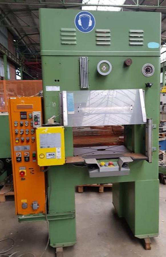 Hydr. Schnelläuferpresse DUNKES - Makinë për përpunimin e metalit: foto 1 Hydr. Schnelläuferpresse DUNKES - Makinë për përpunimin e metalit: foto 1