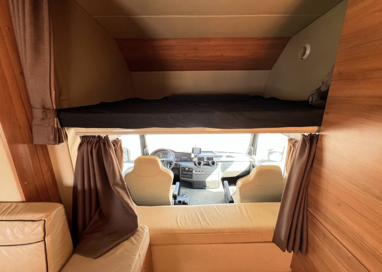 MERCEDES-BENZ Actros 2651 8 Pferde - Kamion për kuaj: foto 4 MERCEDES-BENZ Actros 2651 8 Pferde - Kamion për kuaj: foto 4
