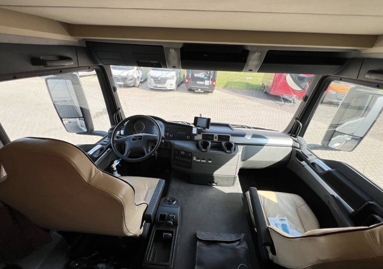 MERCEDES-BENZ Actros 2651 8 Pferde - Kamion për kuaj: foto 3 MERCEDES-BENZ Actros 2651 8 Pferde - Kamion për kuaj: foto 3