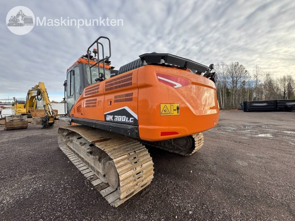 Doosan DX 300 LC - Ekskavator me zinxhirë: foto 2 Doosan DX 300 LC - Ekskavator me zinxhirë: foto 2
