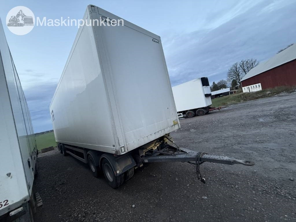 Ekeri S8-D - Rimorkio me vagonetë të mbyllur: foto 3 Ekeri S8-D - Rimorkio me vagonetë të mbyllur: foto 3