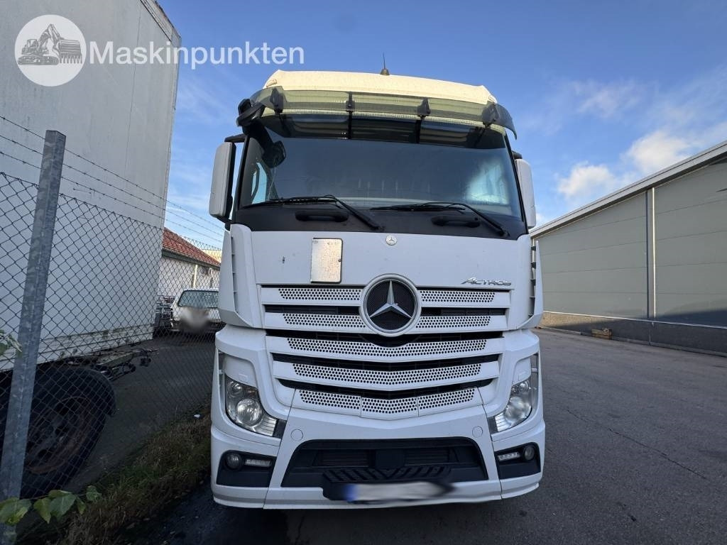 Mercedes-Benz Actros 963-4-D - Gjysmë-kamion: foto 4 Mercedes-Benz Actros 963-4-D - Gjysmë-kamion: foto 4