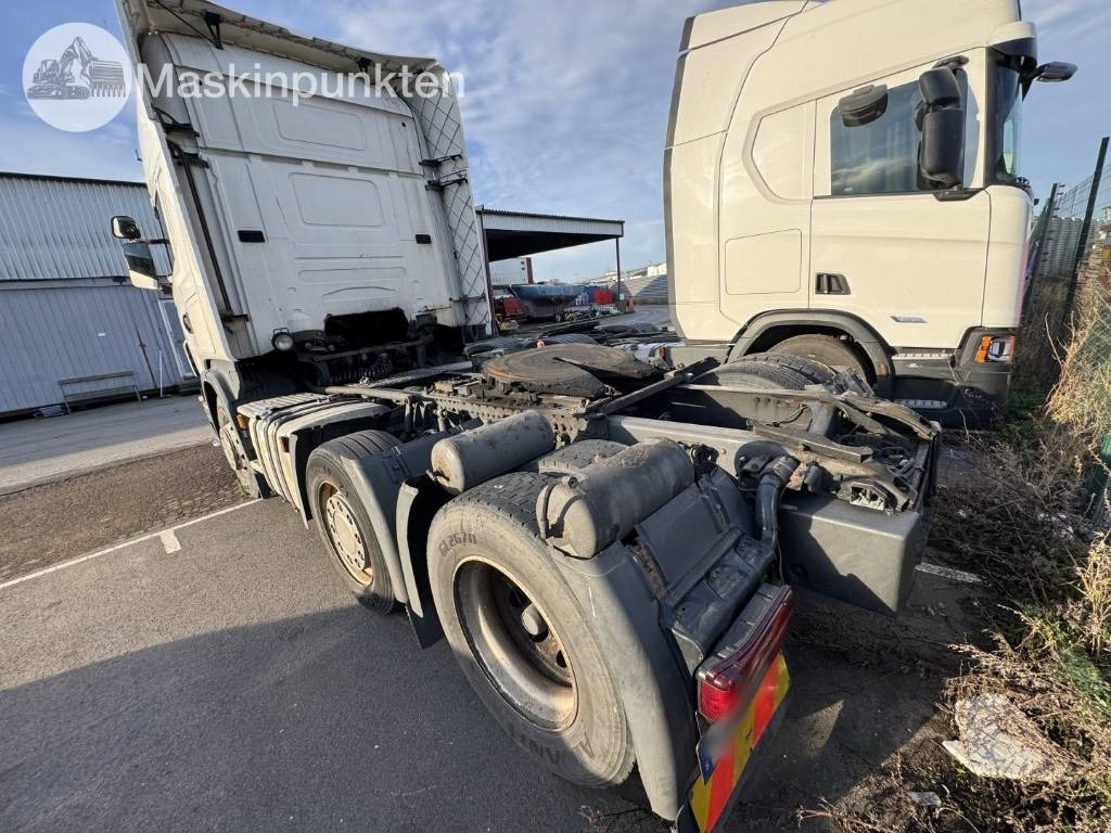 Scania R 440 - Gjysmë-kamion: foto 2 Scania R 440 - Gjysmë-kamion: foto 2