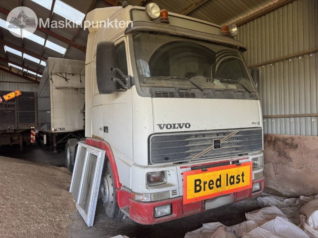 Volvo FH 12 - Gjysmë-kamion: foto 2 Volvo FH 12 - Gjysmë-kamion: foto 2