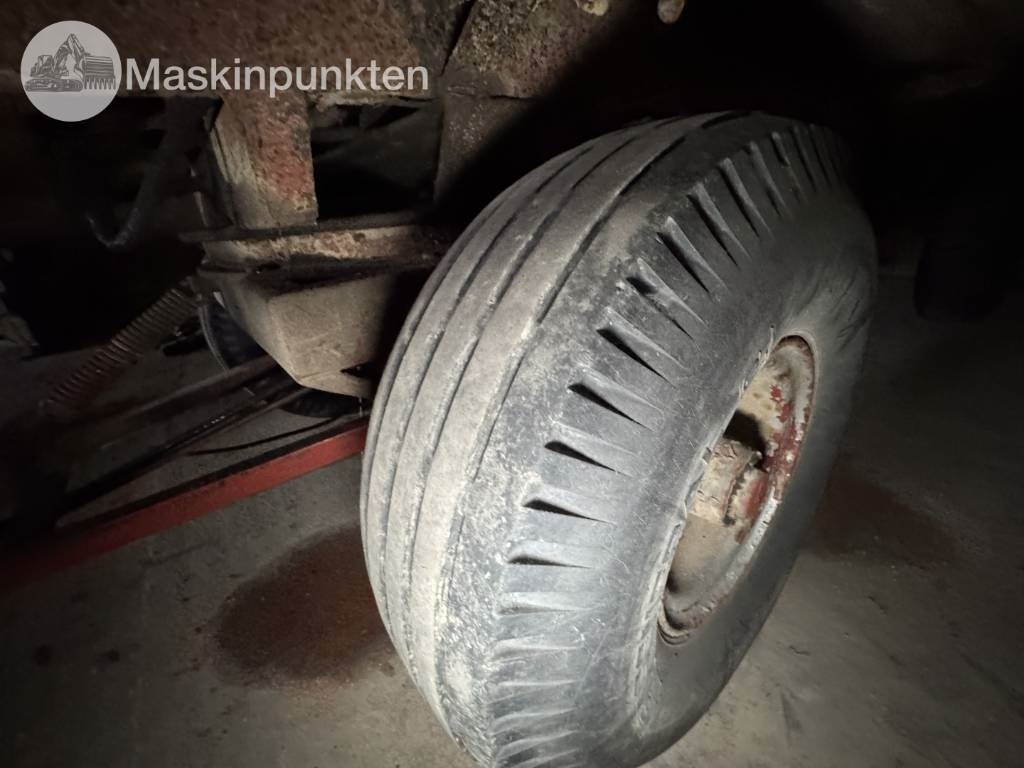 Gjysmë rimorkio vetëshkarkuese Håkantorps vagn med sidotipp: foto 7