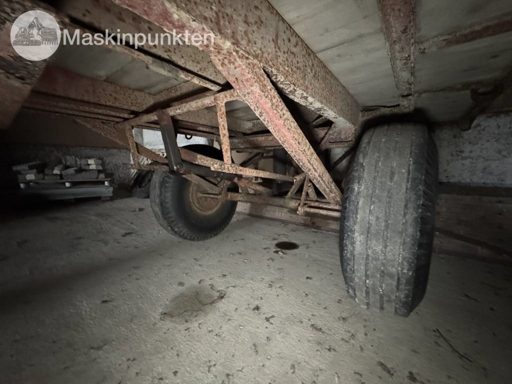 Gjysmë rimorkio vetëshkarkuese Håkantorps vagn med sidotipp: foto 12