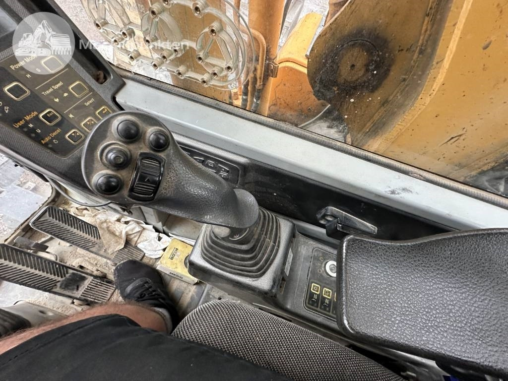 Ekskavator me goma Hyundai Robex 140 W-7 A: foto 18