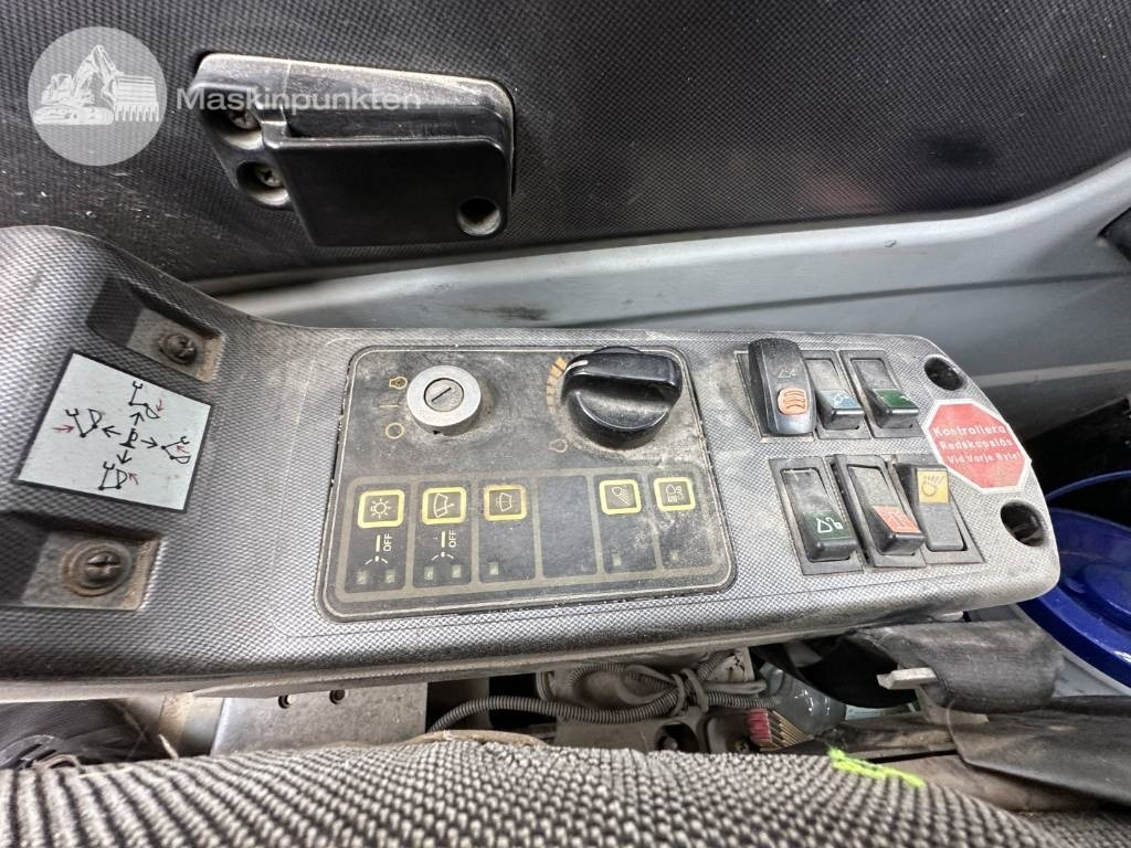 Ekskavator me goma Hyundai Robex 140 W-7 A: foto 19