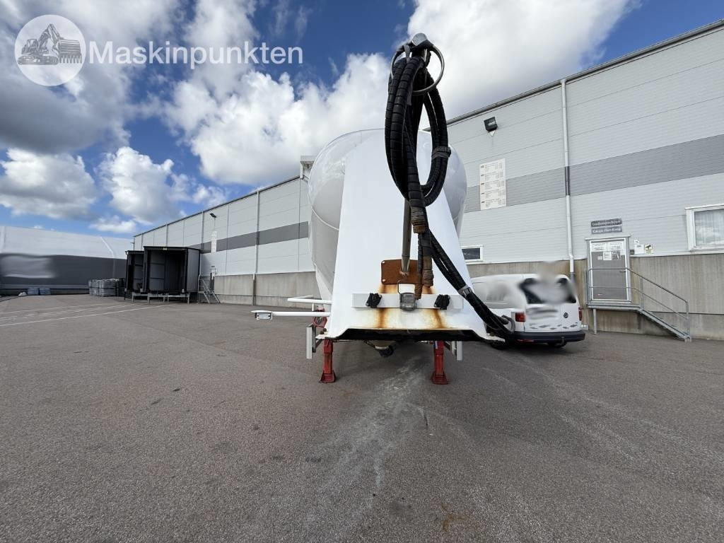 Interconsult Tanktrailer  - Gjysmë rimorkio me bot: foto 5 Interconsult Tanktrailer  - Gjysmë rimorkio me bot: foto 5