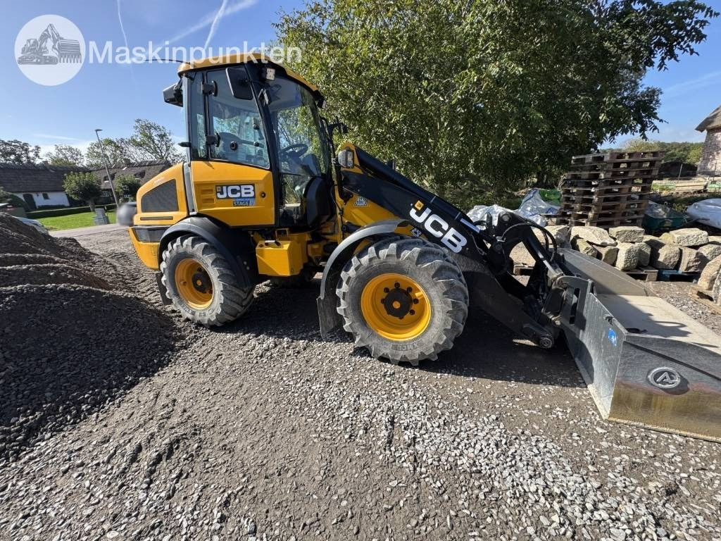JCB 409 - Fadrom me goma: foto 4 JCB 409 - Fadrom me goma: foto 4