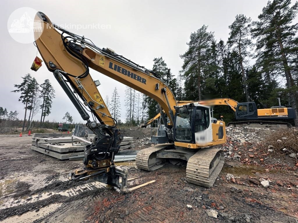 Liebherr R 924 LC - Ekskavator me zinxhirë: foto 3 Liebherr R 924 LC - Ekskavator me zinxhirë: foto 3