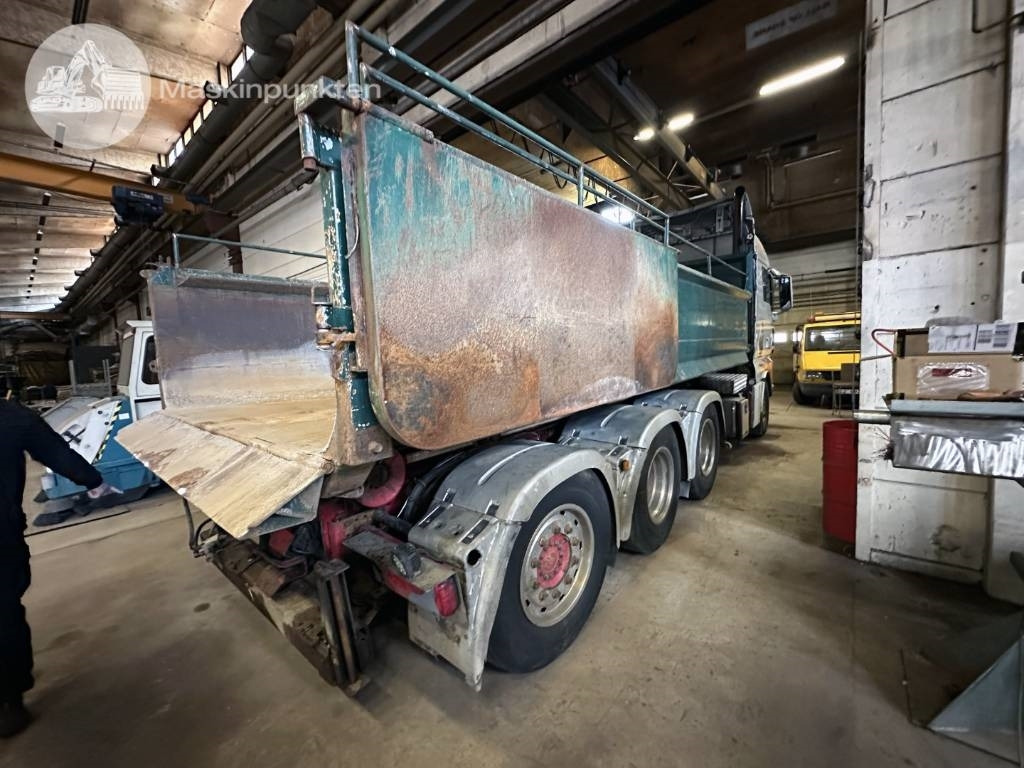 MAN TGX 35.540 - Kamion vetëngarkues: foto 3 MAN TGX 35.540 - Kamion vetëngarkues: foto 3