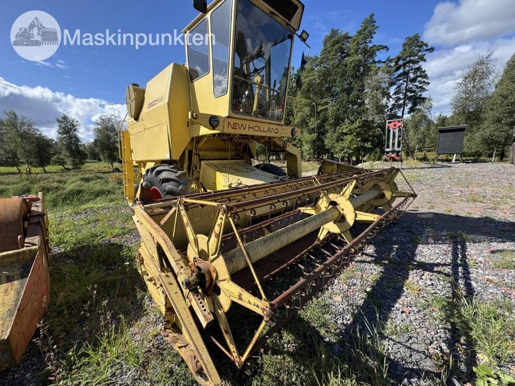 New Holland 1530  - Autokombajnë: foto 5 New Holland 1530  - Autokombajnë: foto 5