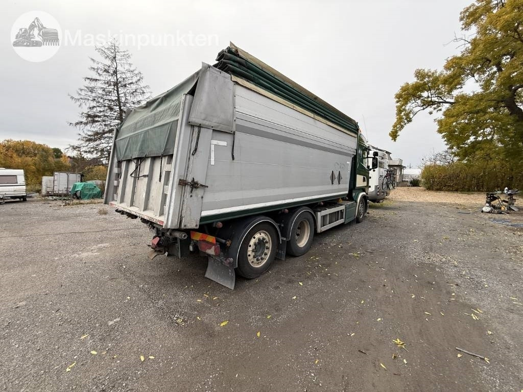 Scania R 580 - Kamion vetëshkarkues: foto 3 Scania R 580 - Kamion vetëshkarkues: foto 3