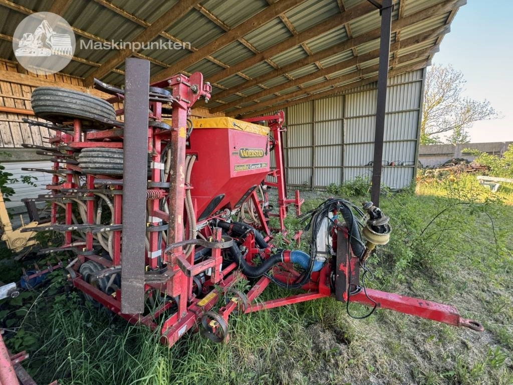 Vaderstad Concorde 600G - Mbjellëse në radhë: foto 1 Vaderstad Concorde 600G - Mbjellëse në radhë: foto 1