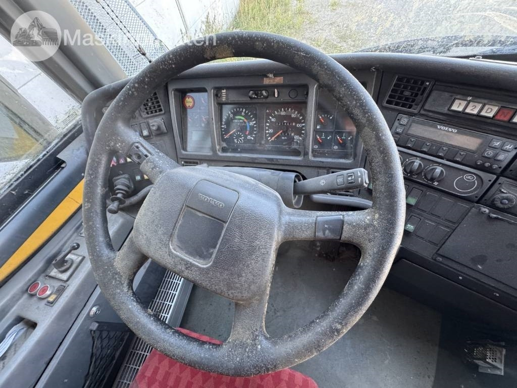Autobus suburban Volvo B 12 M: foto 12