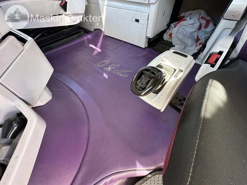 Kamion vagonetë Volvo FH 16 750: foto 21