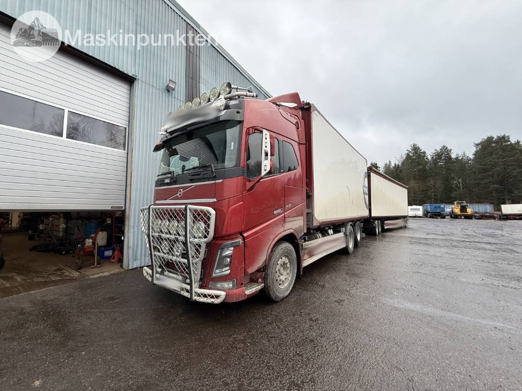 Volvo FH 16 - Kamion për transport druri: foto 1 Volvo FH 16 - Kamion për transport druri: foto 1
