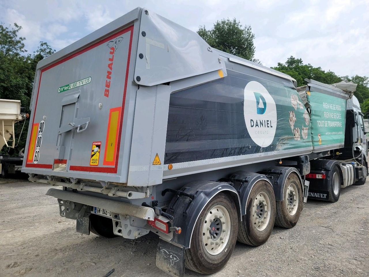 BENALU BENNE C39 3 ESSIEUX - Gjysmë rimorkio vetëshkarkuese: foto 3 BENALU BENNE C39 3 ESSIEUX - Gjysmë rimorkio vetëshkarkuese: foto 3
