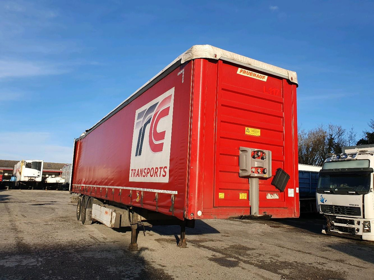 FRUEHAUF SEMI SAVOYARDE FST4FC - Gjysmë rimorkio me tendë: foto 1 FRUEHAUF SEMI SAVOYARDE FST4FC - Gjysmë rimorkio me tendë: foto 1