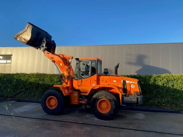 Doosan DL 200 - Fadrom me goma: foto 1 Doosan DL 200 - Fadrom me goma: foto 1