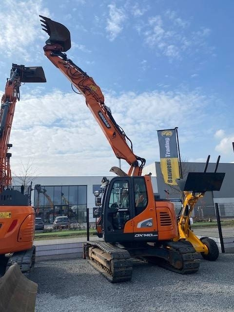 Doosan DX140 LCR-5 - Ekskavator me zinxhirë: foto 1 Doosan DX140 LCR-5 - Ekskavator me zinxhirë: foto 1