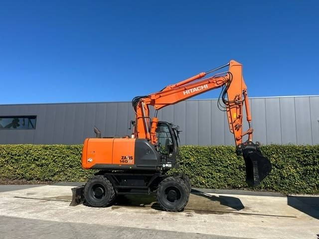 Hitachi 140W-5B - Ekskavator me goma: foto 3 Hitachi 140W-5B - Ekskavator me goma: foto 3