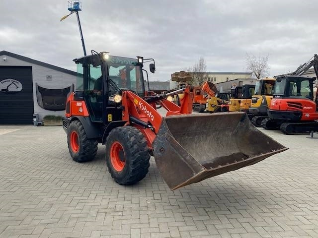 Kubota R 090 - Fadrom me goma: foto 5 Kubota R 090 - Fadrom me goma: foto 5