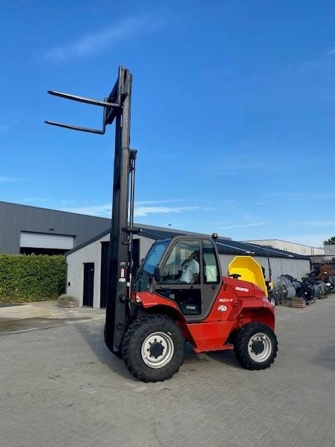 Manitou M 30.4 - Ngarkues me pirun për terren të ashpër: foto 2 Manitou M 30.4 - Ngarkues me pirun për terren të ashpër: foto 2