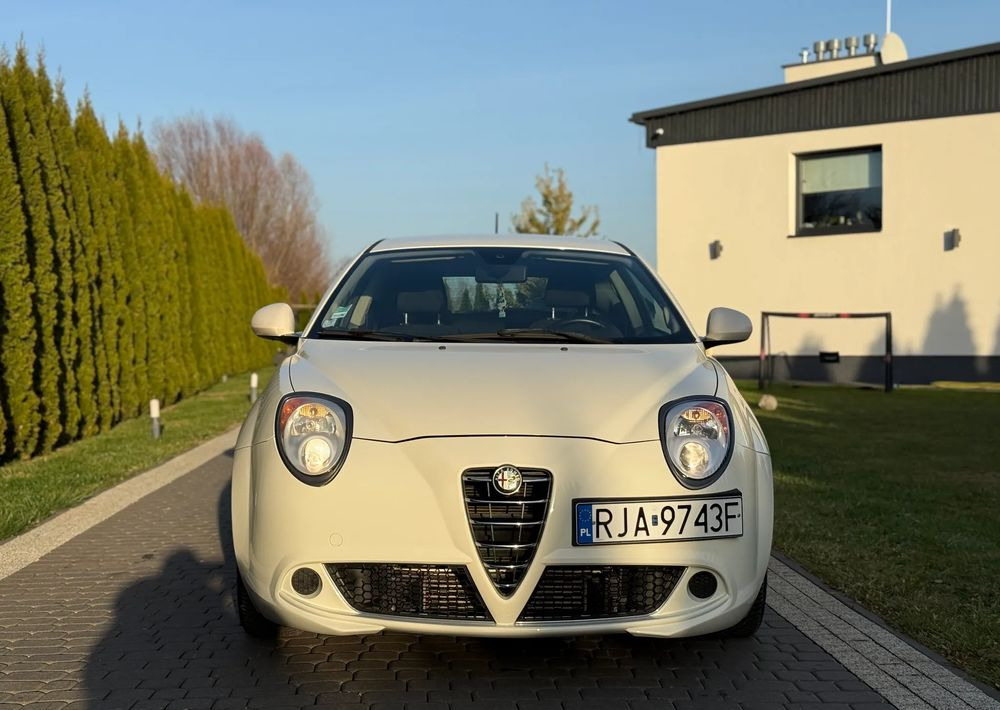 Alfa Romeo Mito - Veturë: foto 2 Alfa Romeo Mito - Veturë: foto 2