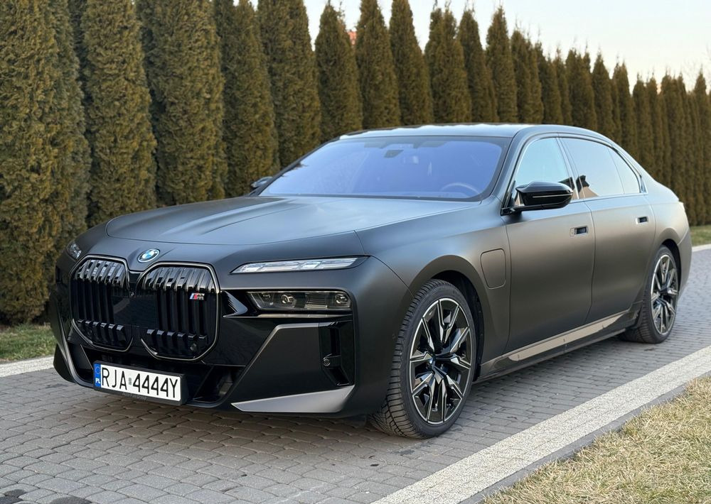 BMW Seria 7 M760e PHEV xDrive sport - Sedan: foto 1 BMW Seria 7 M760e PHEV xDrive sport - Sedan: foto 1