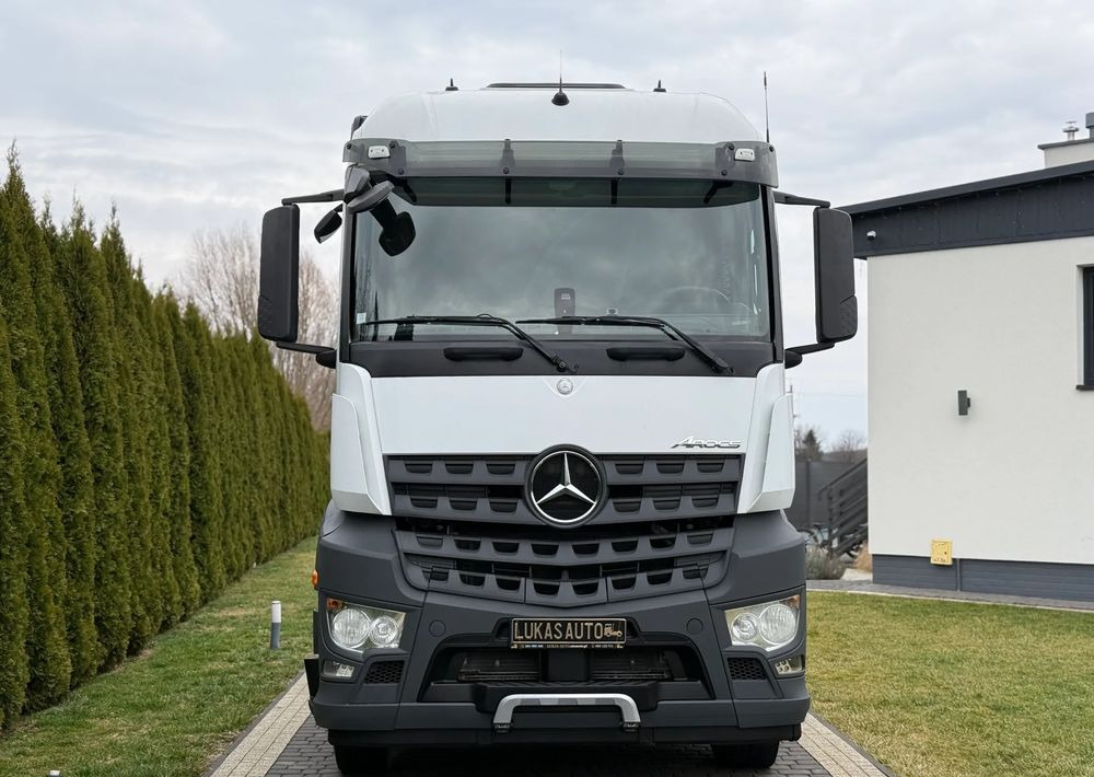Mercedes-Benz AROCS 1843 HYDRAULIKA - Gjysmë-kamion: foto 2 Mercedes-Benz AROCS 1843 HYDRAULIKA - Gjysmë-kamion: foto 2