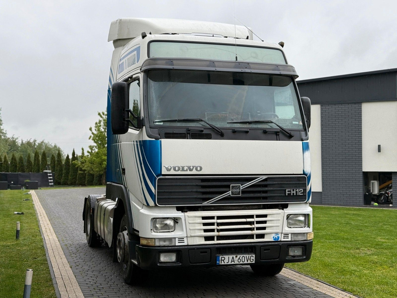 Volvo FH 460 XL - Gjysmë-kamion: foto 2 Volvo FH 460 XL - Gjysmë-kamion: foto 2