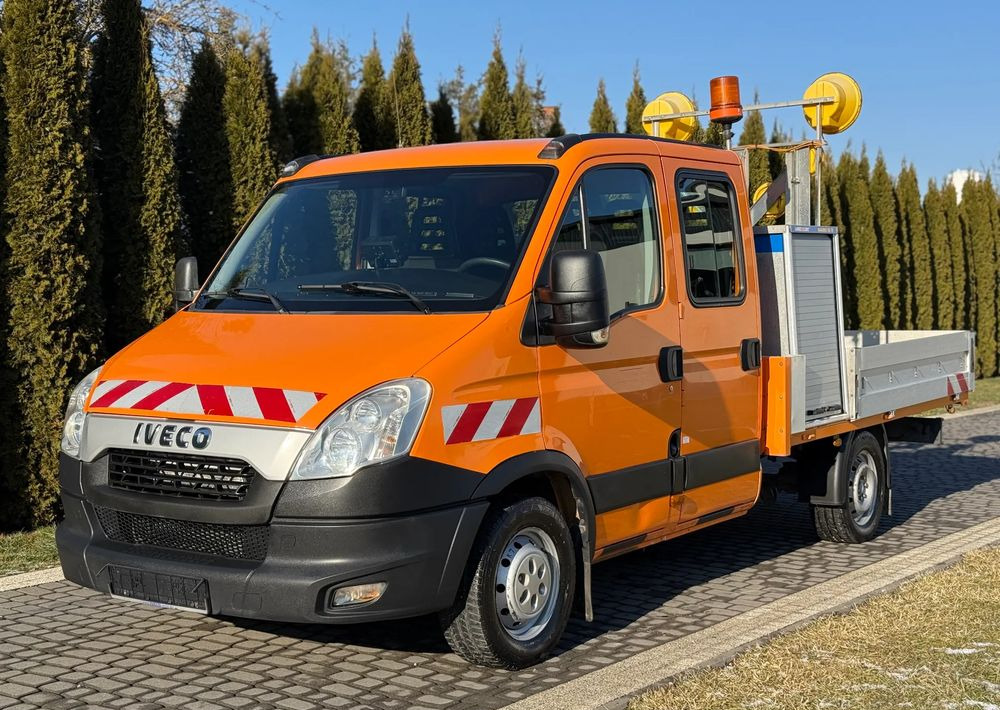 Iveco DAILY 35S13 - Kamioncine me tendë: foto 1 Iveco DAILY 35S13 - Kamioncine me tendë: foto 1