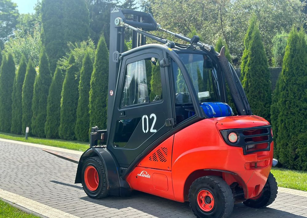 Linde H35T-01 - Pirun më gaz: foto 5 Linde H35T-01 - Pirun më gaz: foto 5